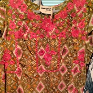 NWT Savanna Jane Pink Floral Embroidered Blouse